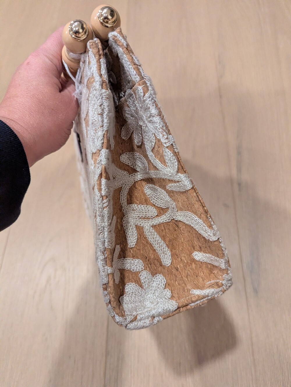 Haute Hippie Tan & Cream Floral Embroidered Beaded-Handle Clutch - Picture 7 of 12
